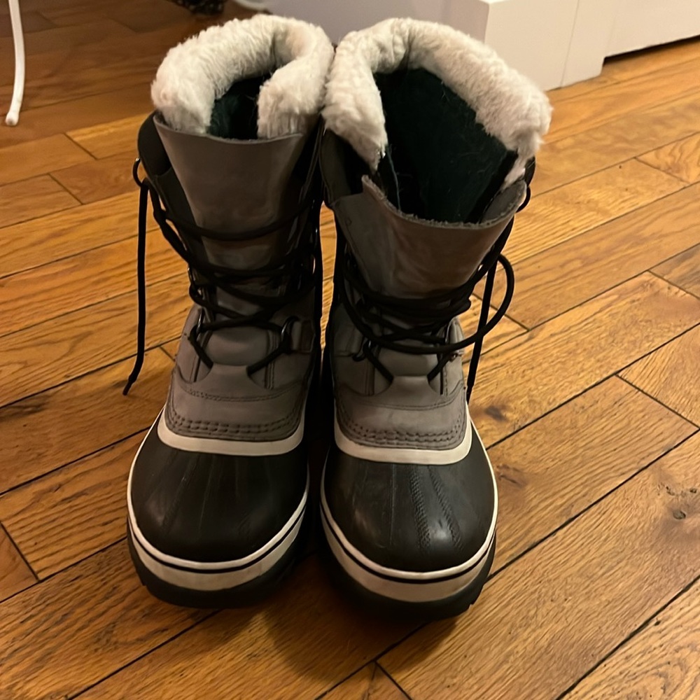 Women’s Sorel Caribu Boots Size 8